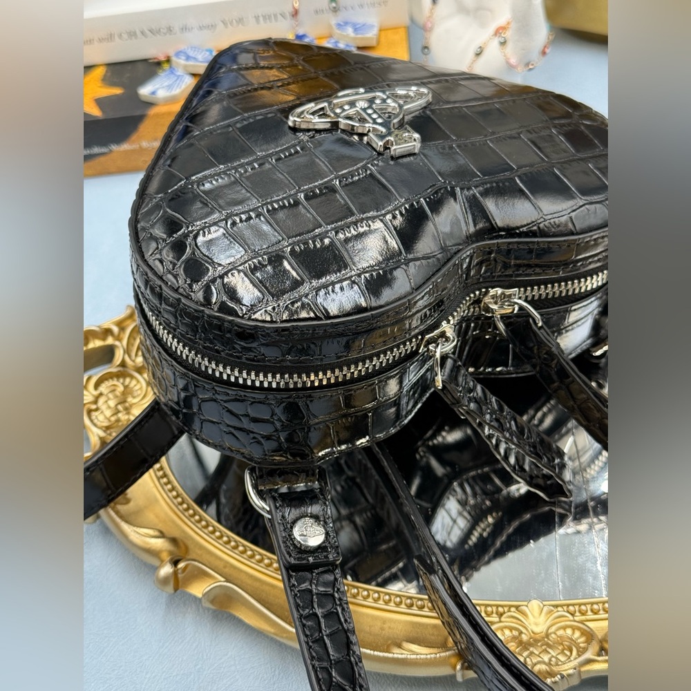 🆕 VIVIENNE WESTWOOD 🧿 NWT Ella Mini Heart Backpack, Black Croc - AUTHENTICATED - Picture 14 of 16